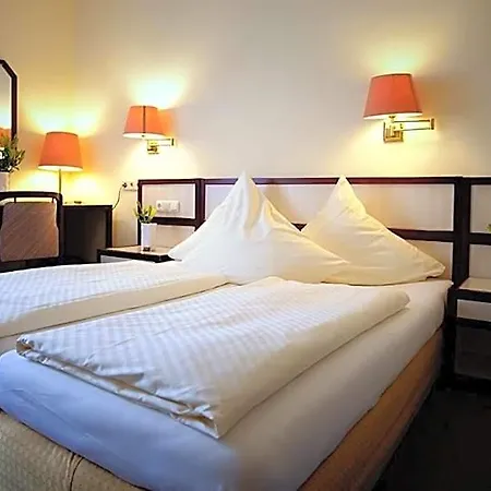 מלון Haus Union 3*